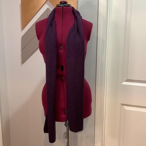 Purple knit scarf - Picture 1 of 4